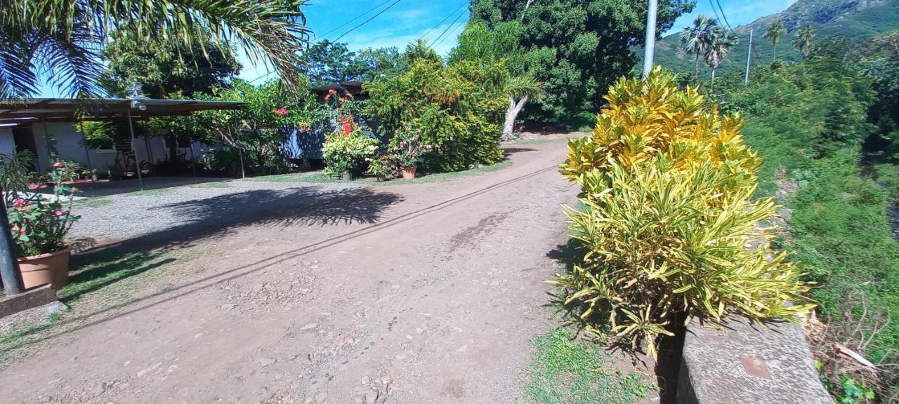 Pension Toka Eva Nuku Hiva Bagian luar foto
